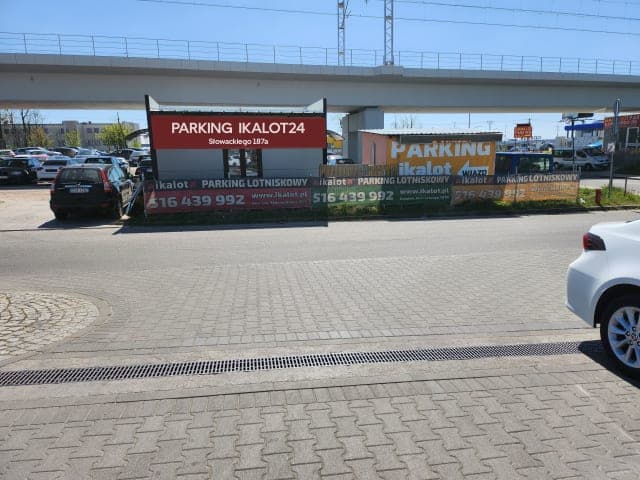 Parking Ikalot24 - zdjęcie 1