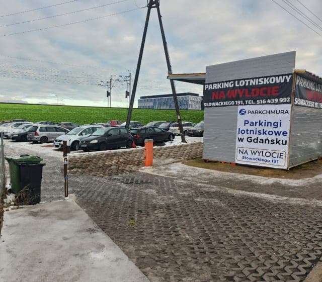 Parking NA WYLOCIE - zdjęcie 1